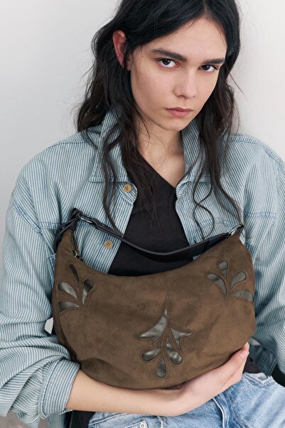 Pull & Bear Püskül detaylı omuz çantası