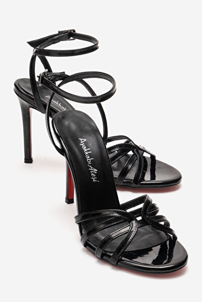 Ayakkabı Ateşi Pantofi de damă din piele neagră lacuită, cu design cu vârf de...