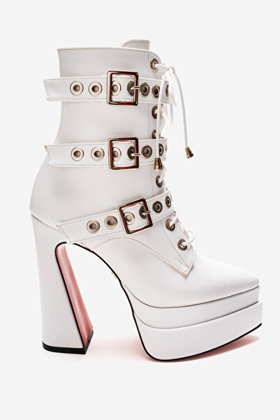 Ayakkabı Ateşi Γυναικείες λευκές δερμάτινες μπότες με τρεις αγκράφες, μυτερή ...