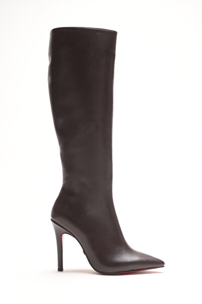 Ayakkabı Ateşi حذاء نسائي بكعب عالٍ ومقدمة مدببة يصل إلى أسفل الركبة، لون بني...