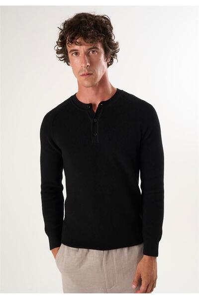 Felix Hardy Crew Neck Buttoned Sweater - Black