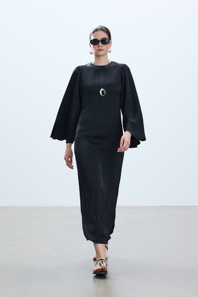 BE BLUE ΡΟΜΑΝΤΙΚΟ ΣΑΤΕΝ ΦΟΡΕΜΑ ΜΕ ΜΑΥΡΟ ΜΑΝΙΚΙΟ