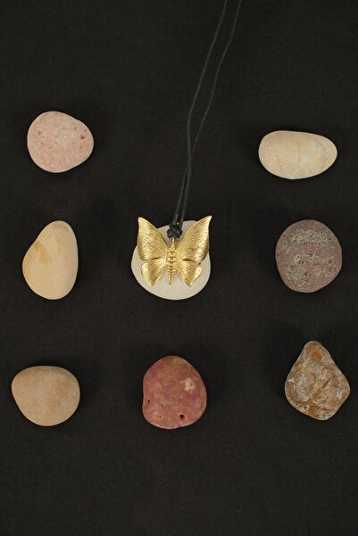 BE BLUE قلادة الفراشة الذهبية