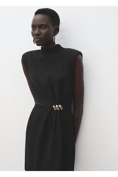 MANGO Woman Metal süslemeli cut out detaylı elbise