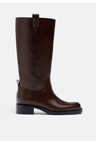 Stradivarius Suni deri düz botlar