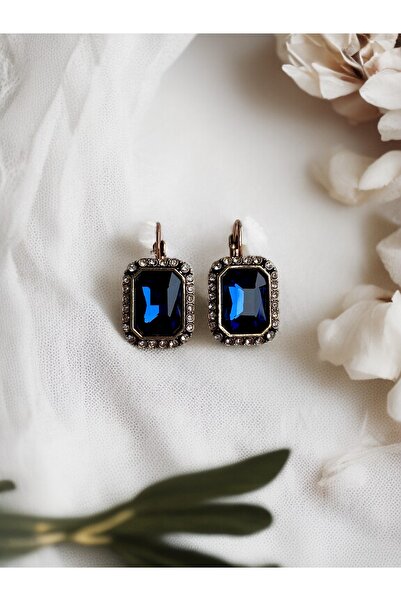 FAYRA ACCESSORIES أقراط باجيت مطرزة بحجر الكريستال