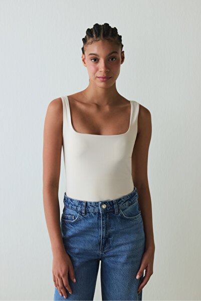 Penti Bej Kare Yaka Kalın Askılı Kaplı Slim Fit Üst