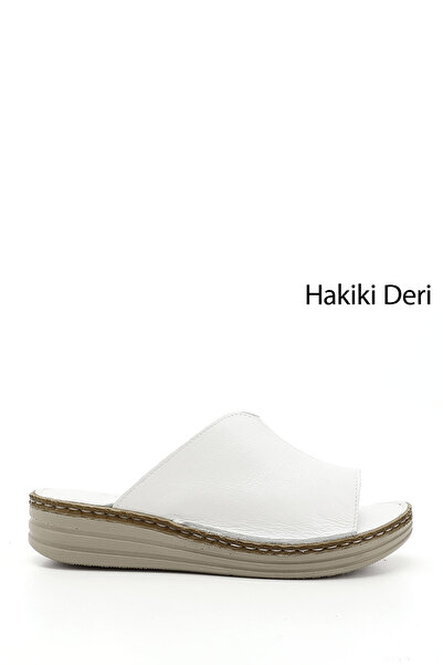 GÖNDERİ(R) شبشب نسائي مريح من الجلد الطبيعي بكعب عريض باللون الأبيض