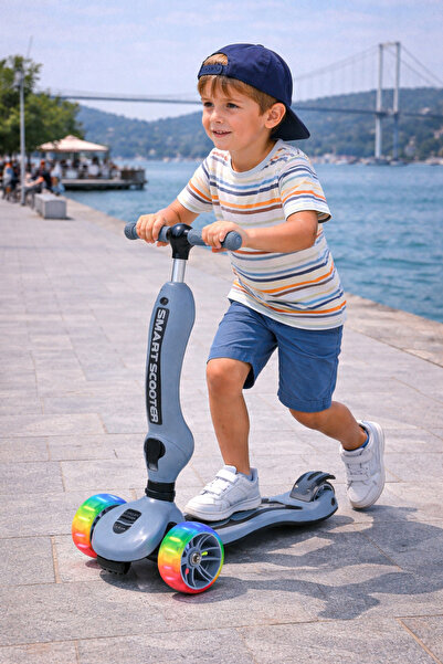 hak-iş oyuncak سكوتر أزرق ذكي مضاء بثلاث عجلات مع مقعد