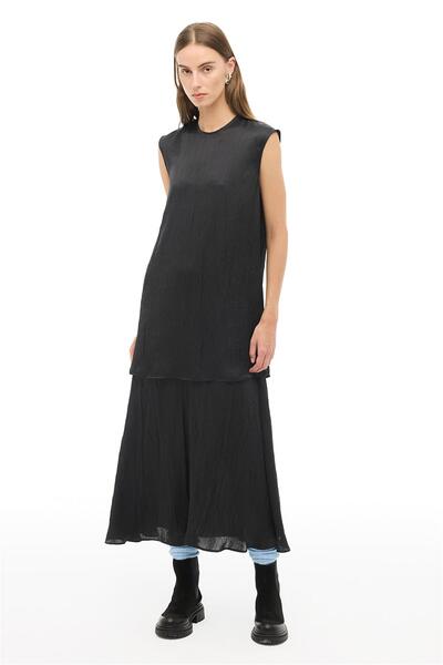 Perspective Black Round Neck Floral Midi Dress