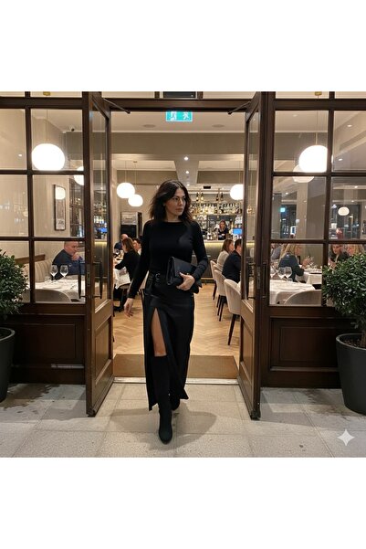 Yırtmaçlı deri detaylı saten etek
