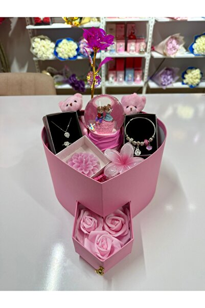 AYIEVRENİ Full Pembe Aşk Evreni - Sevgiliye Romantik Hediye Kutusu | Kar Küre...
