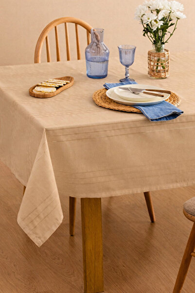 Gülce Home Collection مفرش طاولة كتان مخطط بني