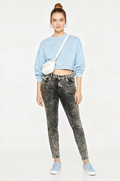 Diesel بنطلون جينز نسائي ضيق بقصة ضيقة وخصر متوسط، قابل للتمدد، رمادي اللون