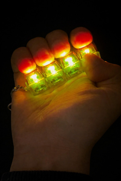 Zuzu Toys IŞIKLI KLAVYE STRES GİDERİCİ ANAHTARLIK ( YEŞİL-PEMBE-SARI-MOR-KIRM...