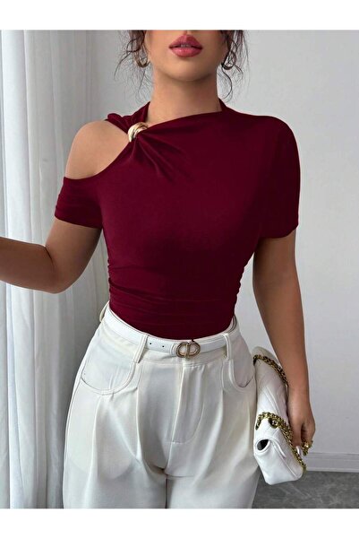 MOONBULL Kadın Sağ Omuz Gold Köprü Aksesuar Detaylı Kısa Kollu Bluz