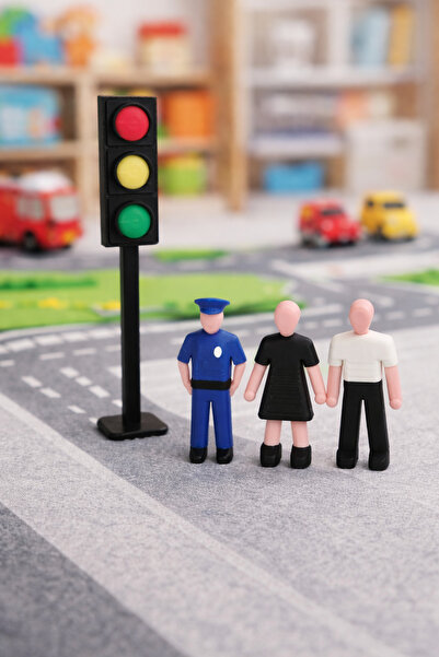 MD Design Trafik Polisi Oyuncak Seti – Trafik Lambası, Polis Figürü ve 2 Adet...