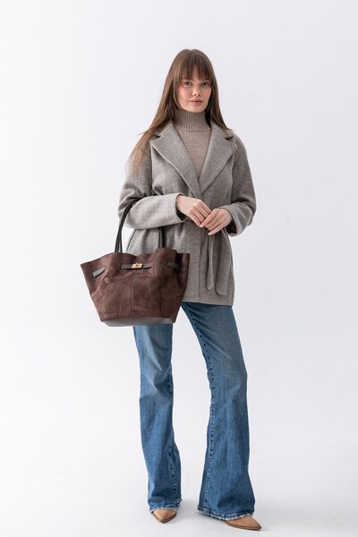 Paul Brand Meet Terra Bitter Brown Suede Look Large Volume Women's Shoulder Bag with Lock Accessory