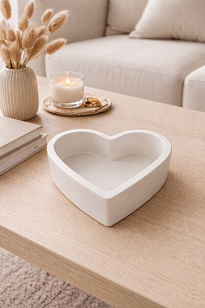 AKANART Decorative Heart Shaped Bowl – Minimal Design (Handmade)