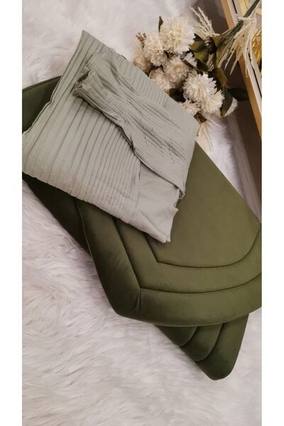 GENERAL Foam prayer mats with a pleated prayer sheet: comfort in prostration…...