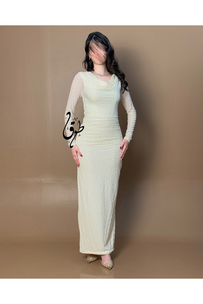 toog Off-white evening dress with a straight cut and long sleeves