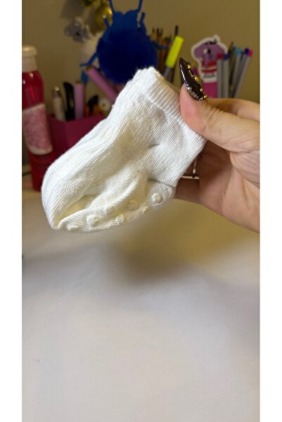 BRIDEIST WEDDING CO Non-Slip Sole Baby Socks with Silicone Dots, Cotton, Whit...