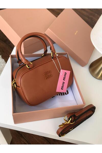 Generic Elegant shoulder bag with accessories