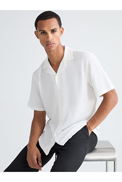 LC Waikiki قميص رجالي أبيض من مجموعة M&B بقصة عادية