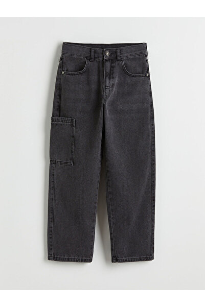 LC Waikiki بنطلون جينز كارجو فضفاض للأولاد من مجموعة إلسيفا بلون أنثراسايت