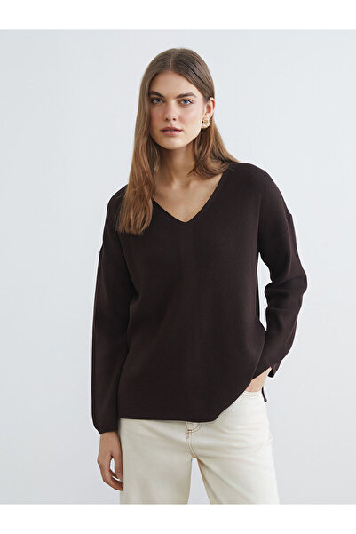 LC Waikiki سترة تريكو نسائية باللون البني على شكل حرف V