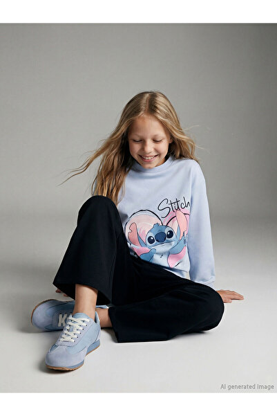 LC Waikiki سويت شيرت وبنطال رياضي للفتيات مطبوع برقبة دائرية باللون الأزرق