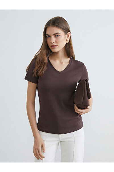 LC Waikiki Kahverengi V Yaka Soft Touch Kadın Tişört