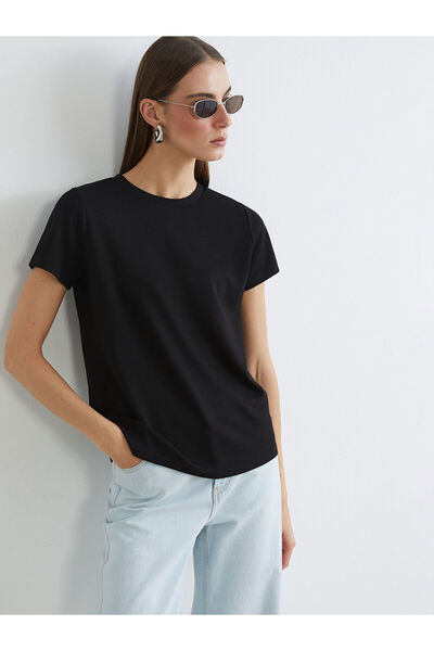 LC Waikiki YK PLUS Γυναικείο T-Shirt με λαιμόκοψη Crew και απαλή υφή