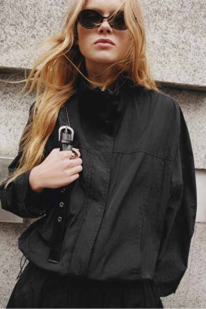 Pull & Bear Kısa naylon görünümlü ceket