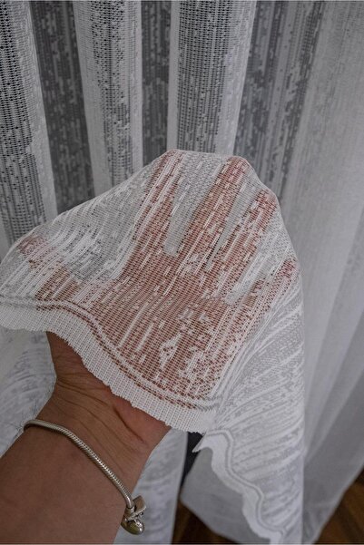 Belvedere ستارة من التول الشفاف ذو الثنيات الضيقة من إيليت لاين