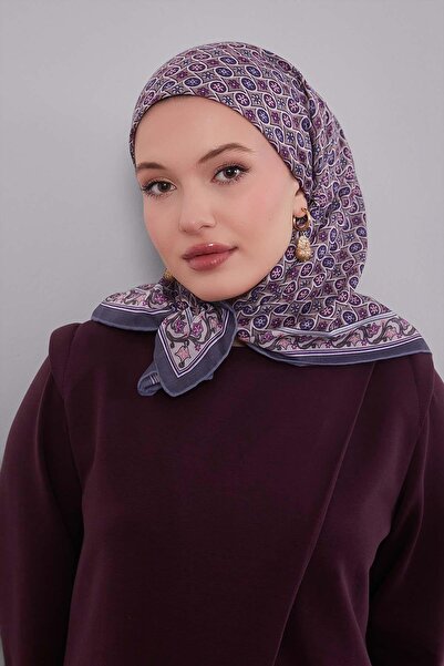 Levidor Gray daisy pattern silk cotton scarf