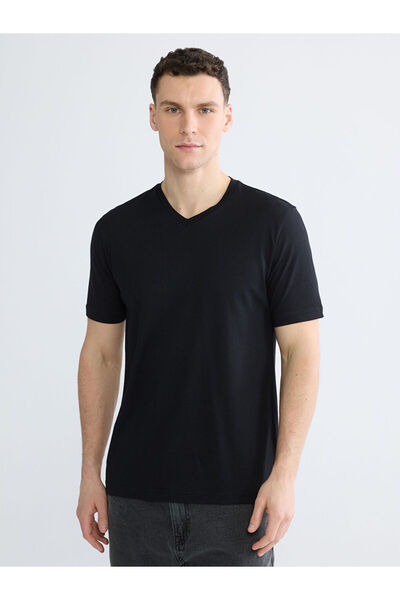 LC Waikiki Rmz Gi̇yi̇m Farkiyla V Dikim Combed Cotton Men's T-Shirt