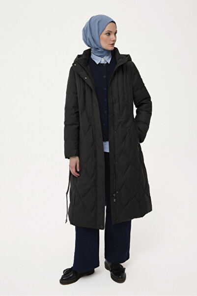 Tuğba Baklava Desenli Kaz Tüyü Kaban - Siyah