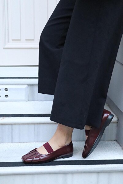 BeBeQ Store Дамски обувки Stena Burgundy с набрани детайли от мека гума