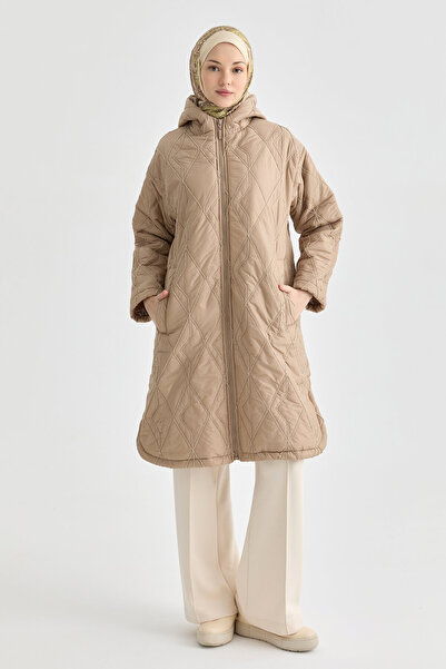 Tuğba Kapüşonlu Kapitone Kaban - Bej