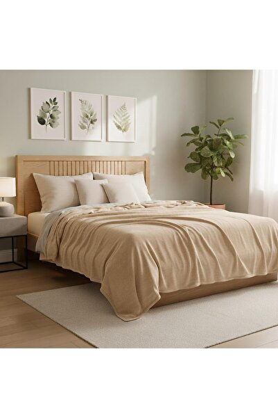 AL SAHIR GARMENT INDUSTRY L.L.C Single Fleece Blanket 150 x 200 cm – Soft & Warm Lightweight Plain Blanket for All Seasons, Cozy M