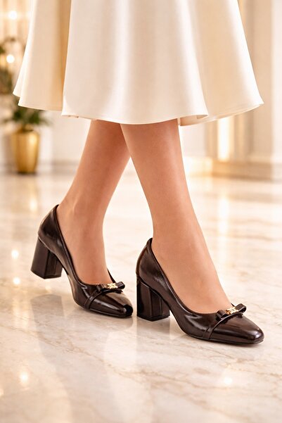 Peta Γυναικεία κλασικά παπούτσια με χοντρό τακούνι και φιόγκο