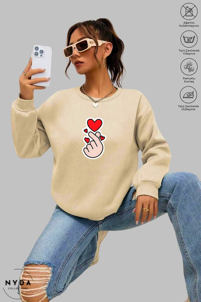 Nyda Collections Women's Long Sleeve Heart Sign B Printed Crew Neck Hoodless ...