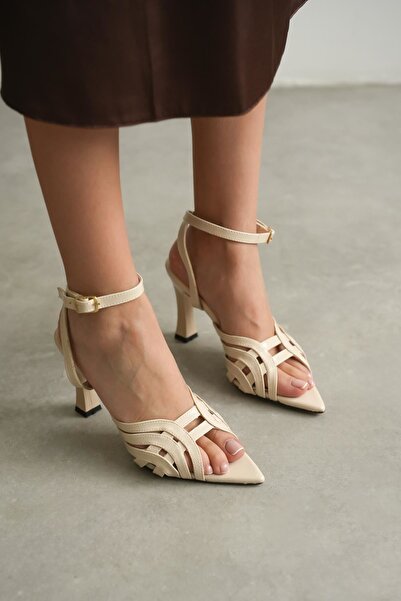 MODAADAM Women's Focus Heeled Shoes - Tan-Patent Leather