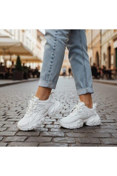 OEM Women's sports shoes, comfortable, flexible and breathable, versatile mod...