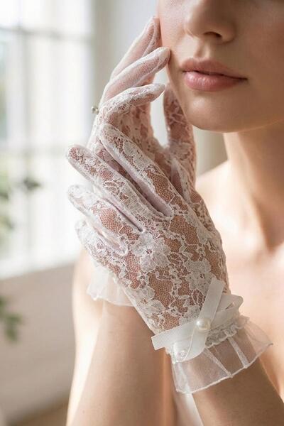 Hobigram Lace Reverie Pearl Detailed Lace Ankle-Length Gloves |   Elegant and...
