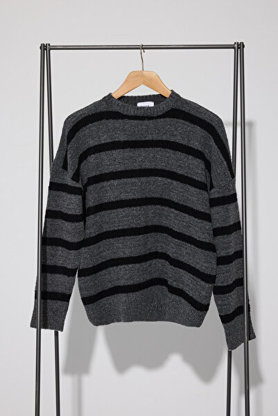 Touché Privé STRIPED KNIT SWEATER