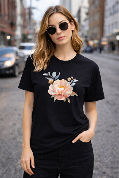 herkesemoda Βασικό μπλουζάκι με ροζ λουλουδάτο σχέδιο και λεπτομέρεια εκτύπωσης