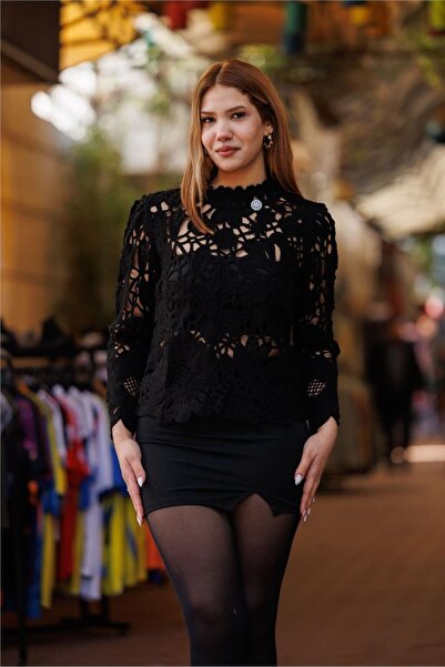 Miss Boheme بلوزة دانتيل بوهيمية باللون الأسود