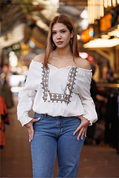 Miss Boheme White Color Ethnic Embroidered Tassel Detailed Blouse